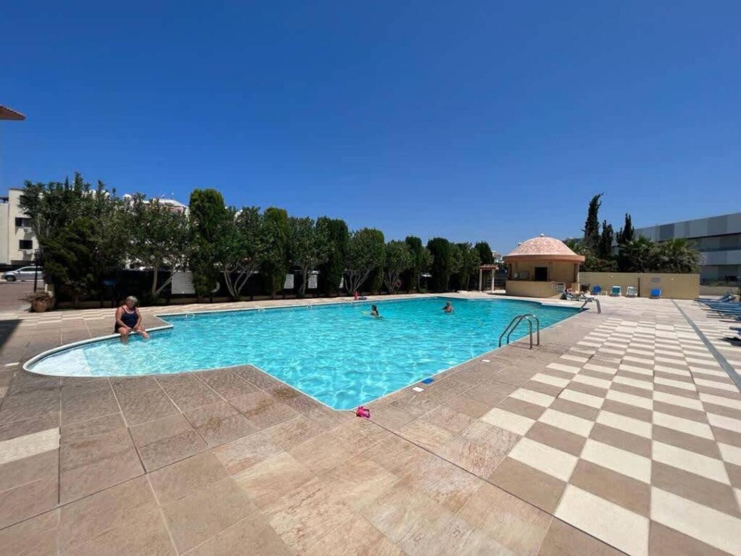 Queens Gardens Paradise Vip, Pool, Mall, Sea بافوس المظهر الخارجي الصورة