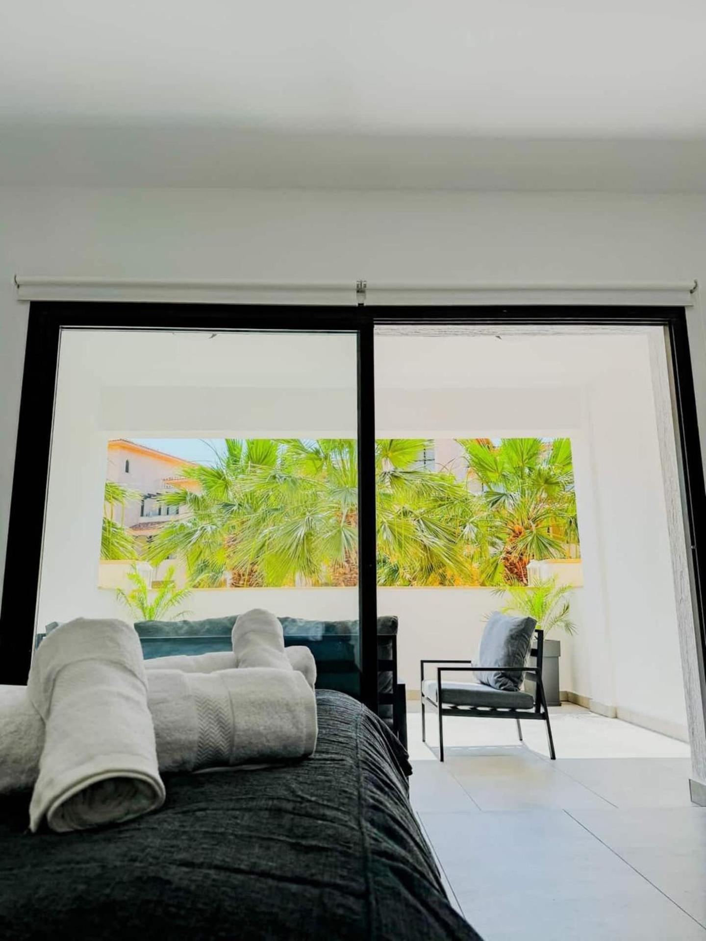 Queens Gardens Paradise Vip, Pool, Mall, Sea بافوس المظهر الخارجي الصورة