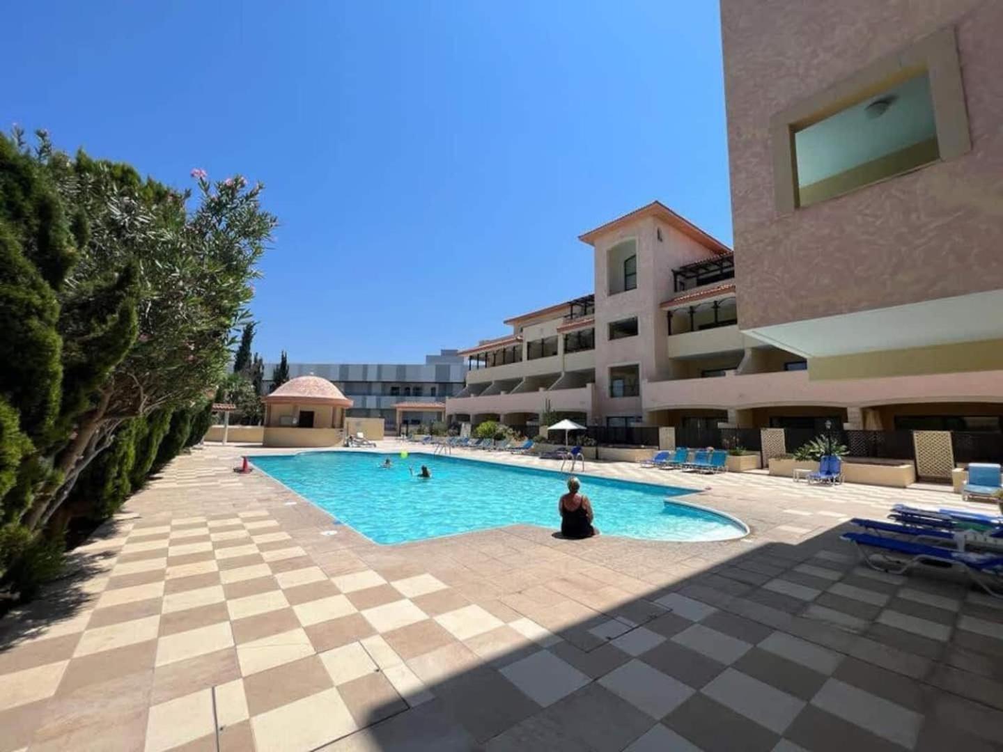 Queens Gardens Paradise Vip, Pool, Mall, Sea بافوس المظهر الخارجي الصورة