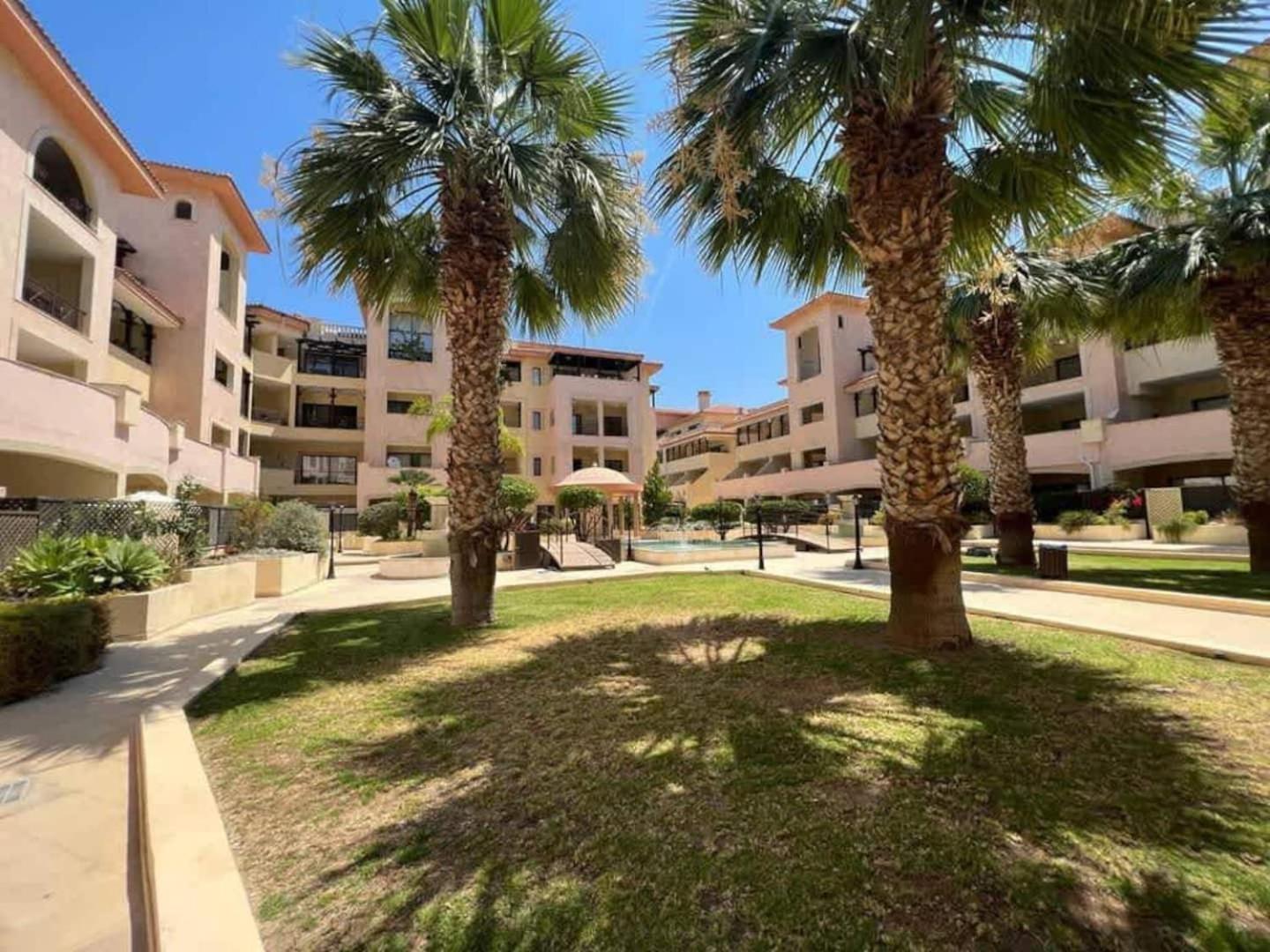 Queens Gardens Paradise Vip, Pool, Mall, Sea بافوس المظهر الخارجي الصورة